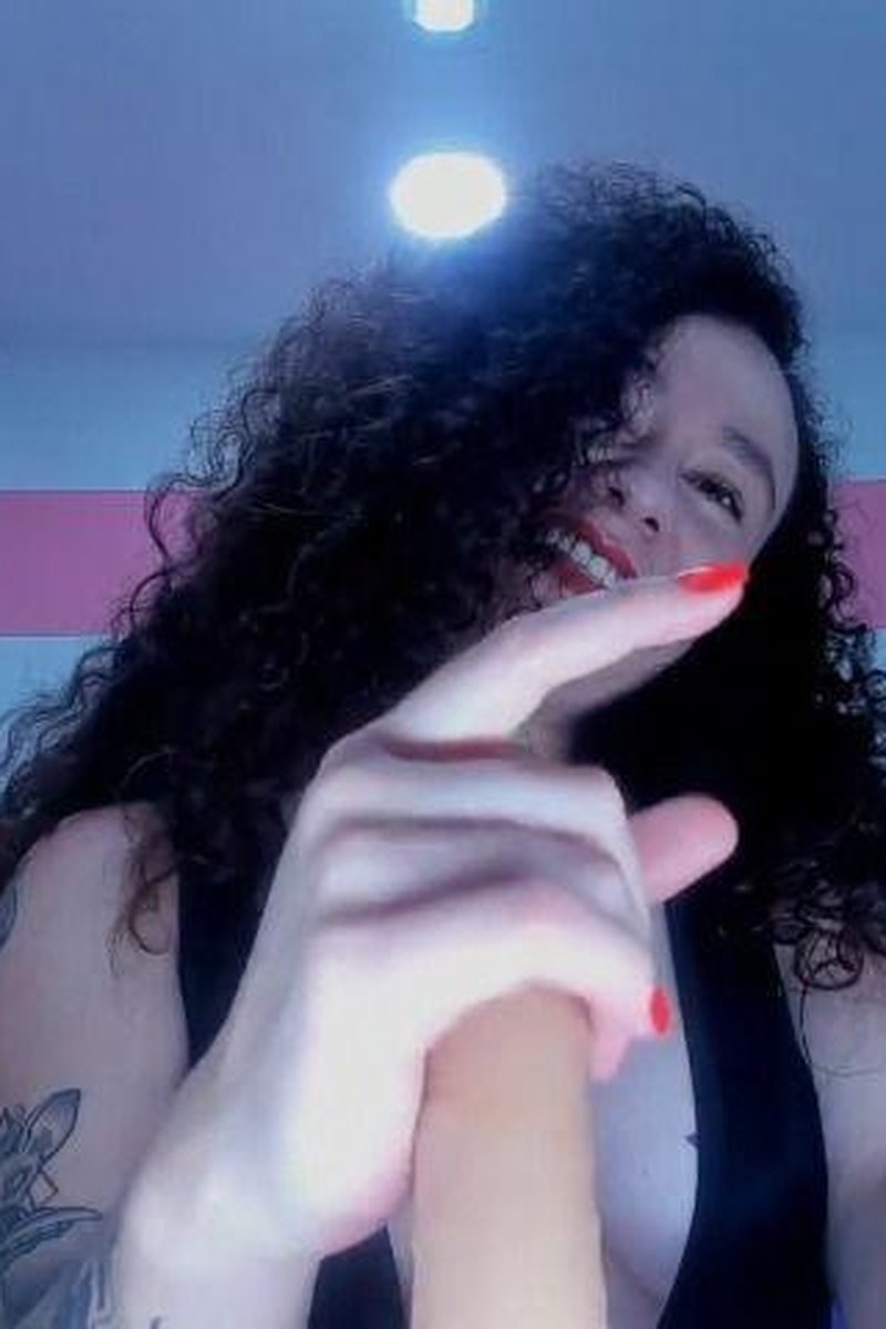 Blowjob - Screenshot 1 of 4 - Latin Woman