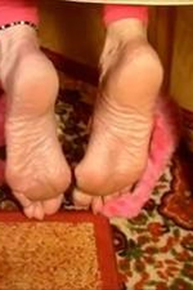 Fluffy Slippers - Screenshot 1 of 4 - Barefoot
