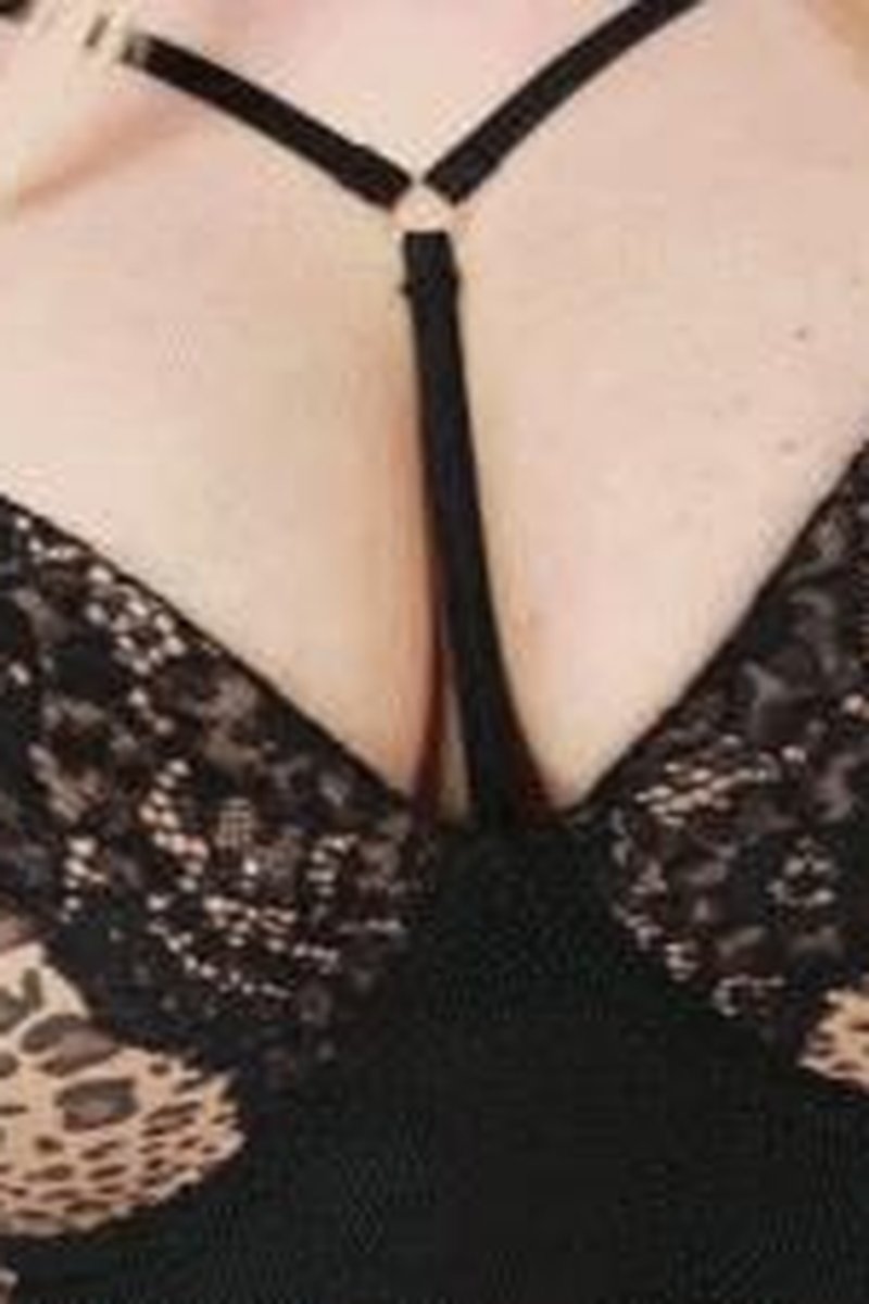 Quick And Hard - Screenshot 1 of 4 - Big Tits