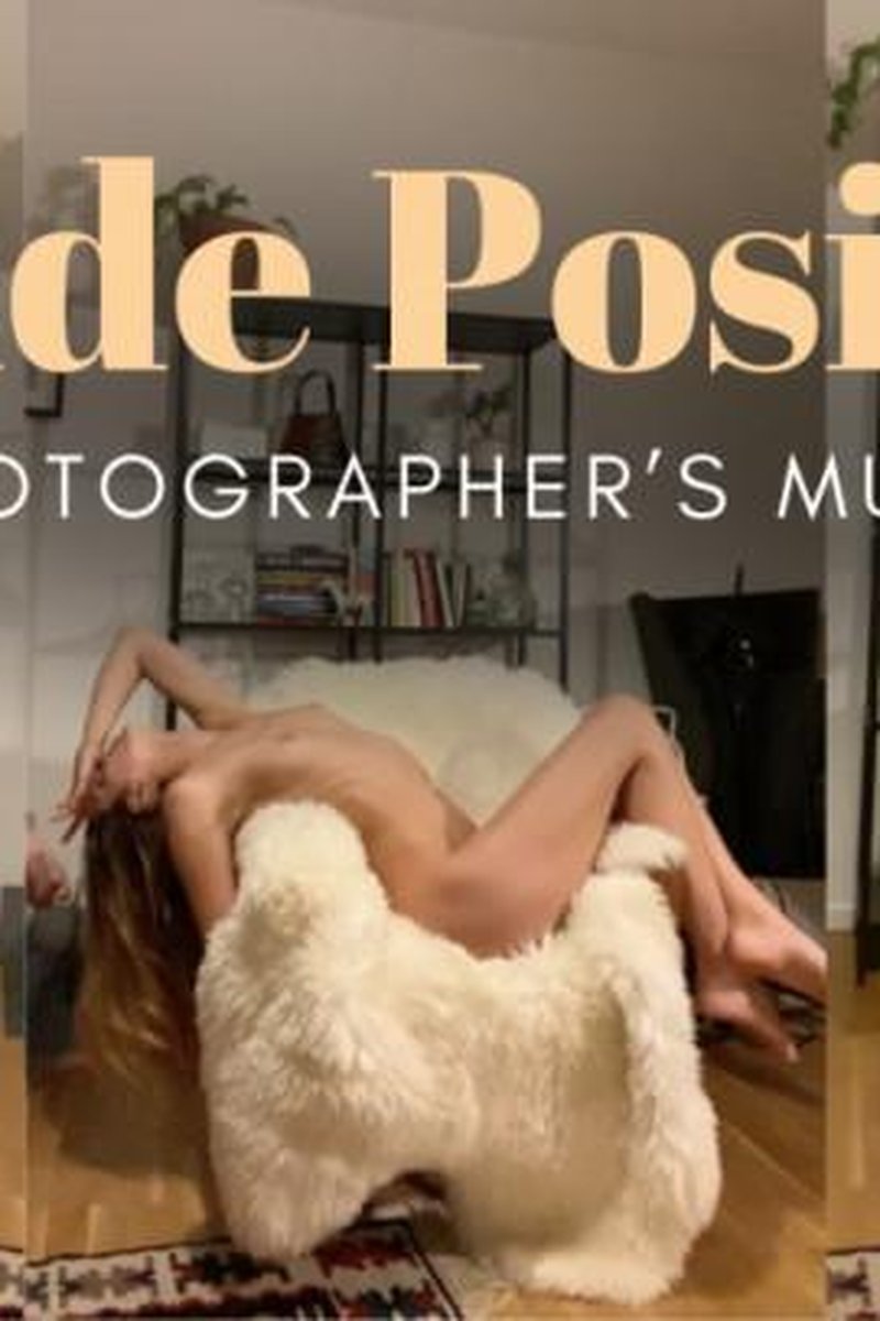 Sexy Nude Posing - Screenshot 1 of 4 - Ass Worship