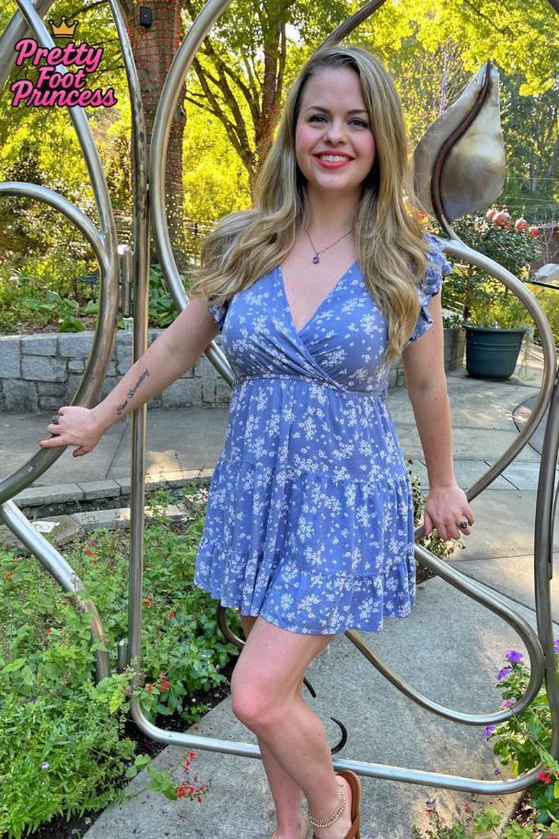 Garden - Screenshot 1 of 4 - Foot Fetish