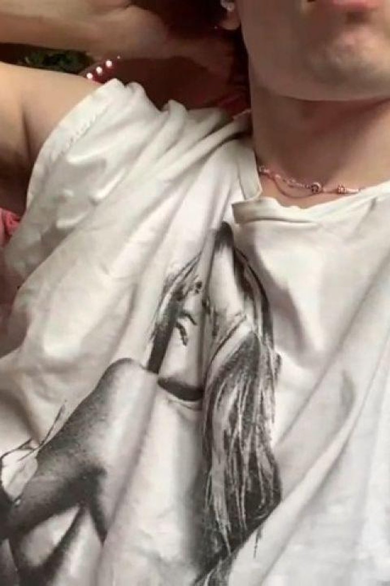 Just Flexin - Screenshot 1 of 4 - Armpit Fetish