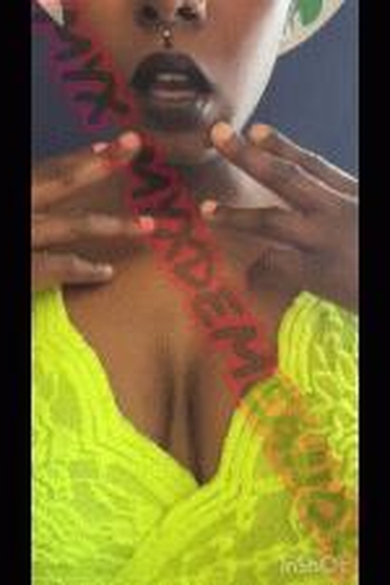 Lip Admire - Screenshot 1 of 4 - Domination