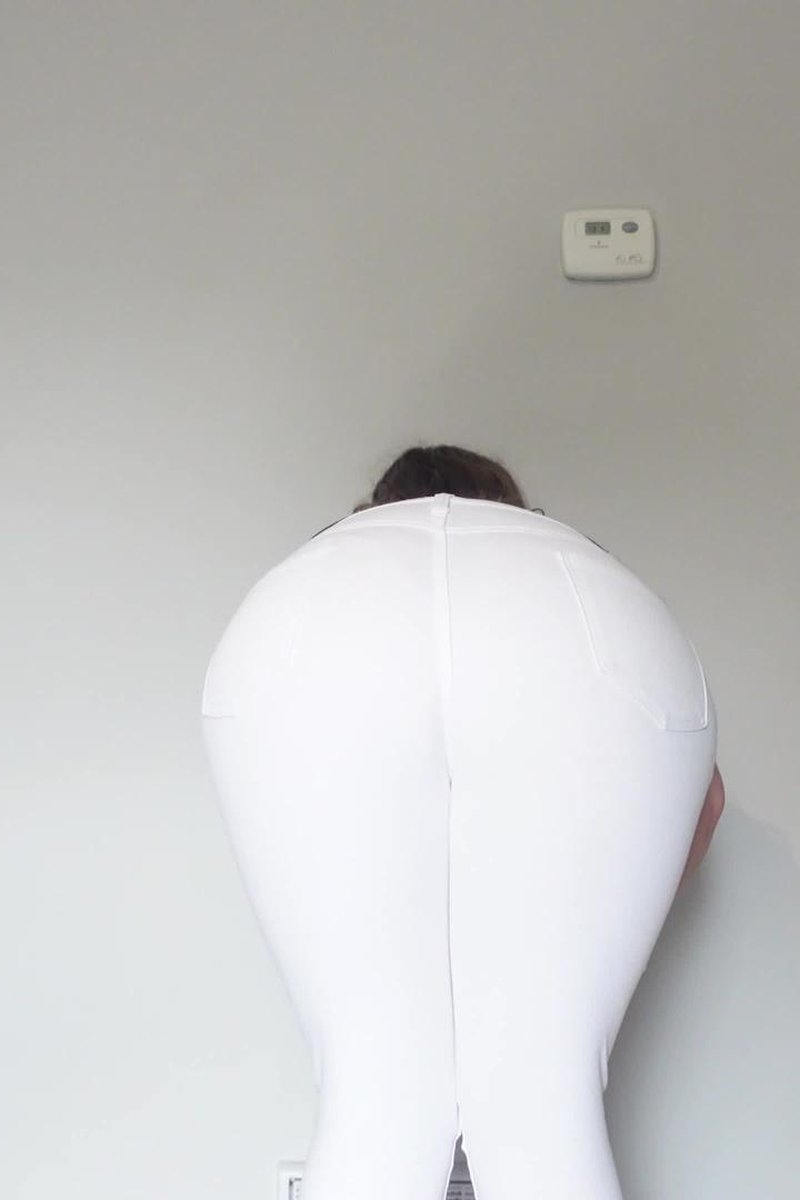 Does My Butt Smell? - Screenshot 1 of 4 - Ass Fetish