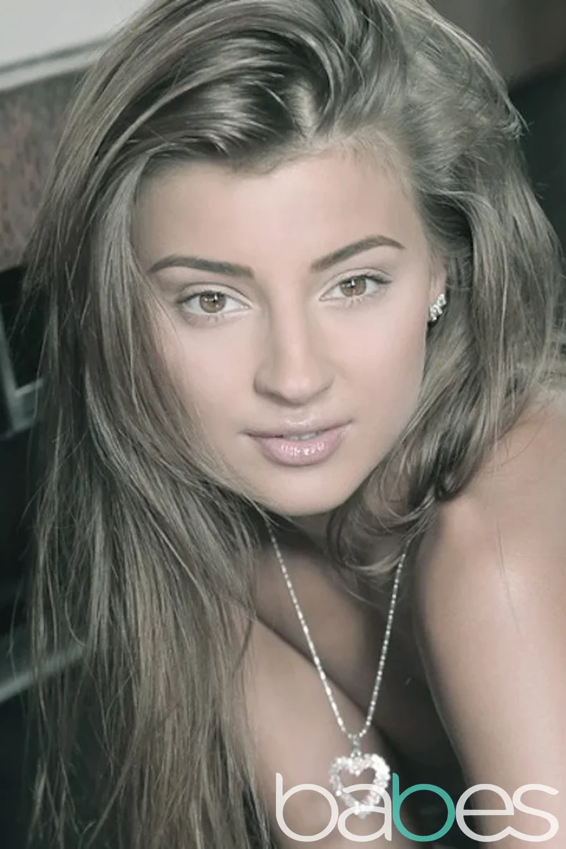 Feeling Right - Screenshot 1 of 4 - Blond Hair