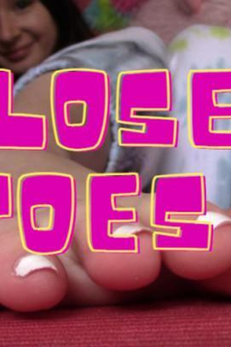 Close Toes - Screenshot 1 of 4 - Foot Fetish