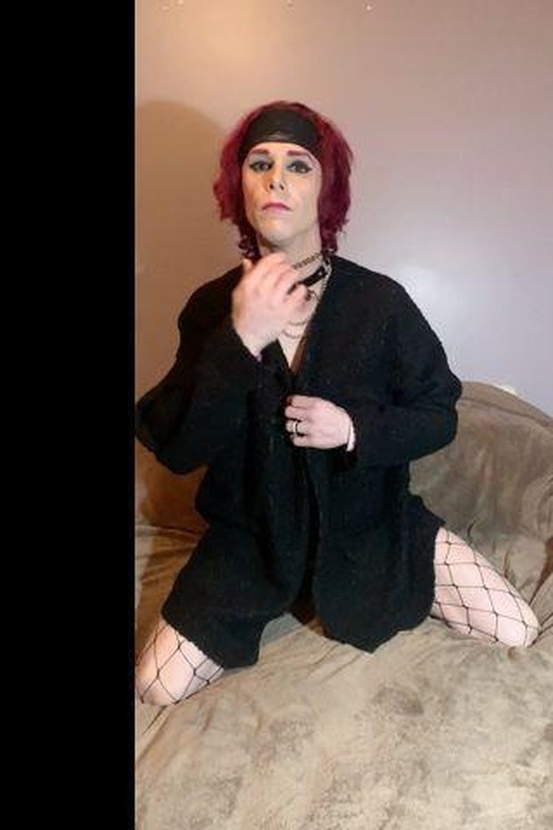 Submissive Display - Screenshot 1 of 4 - Femdom