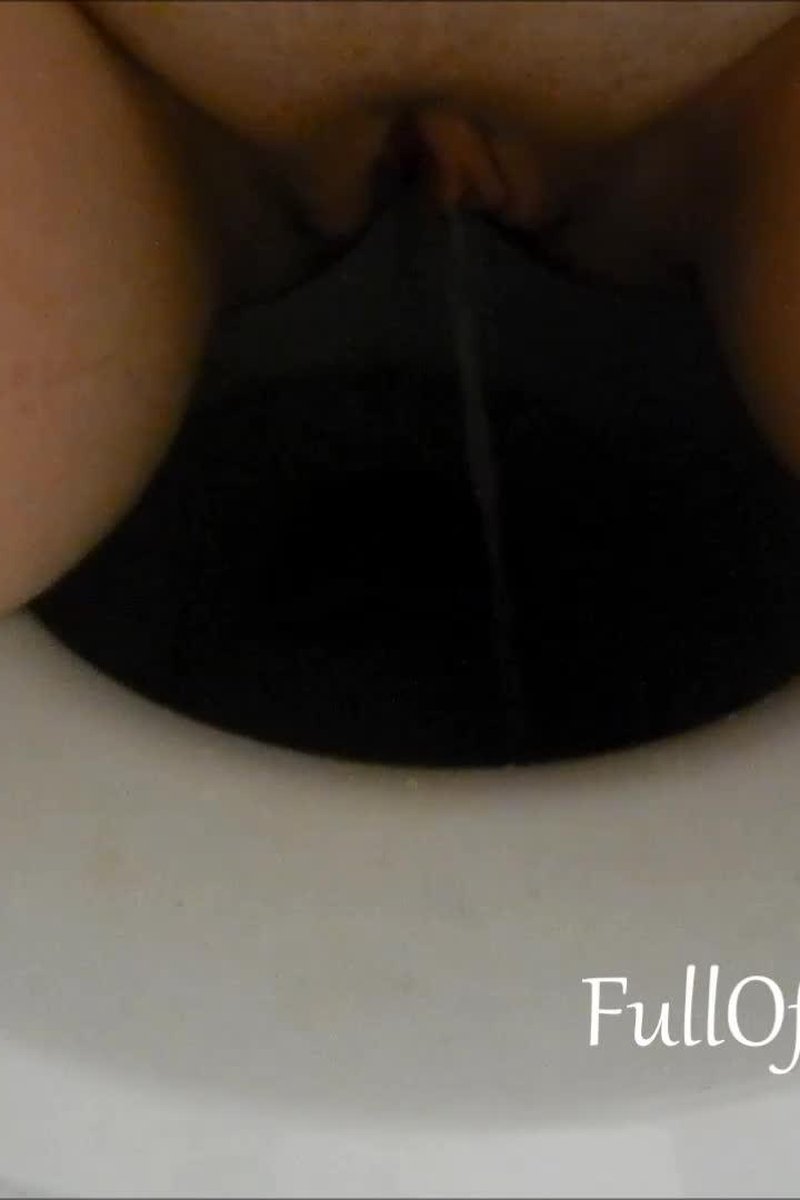 Pee Diary JAN2016 - Screenshot 1 of 4 - Babes