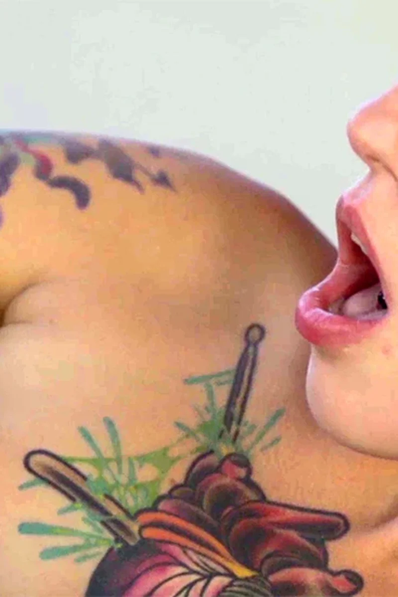 Make Up - Screenshot 1 of 4 - Luna Ruiz