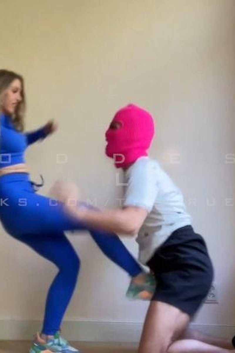 Ballbusting Fun - Screenshot 1 of 4 - Femdom
