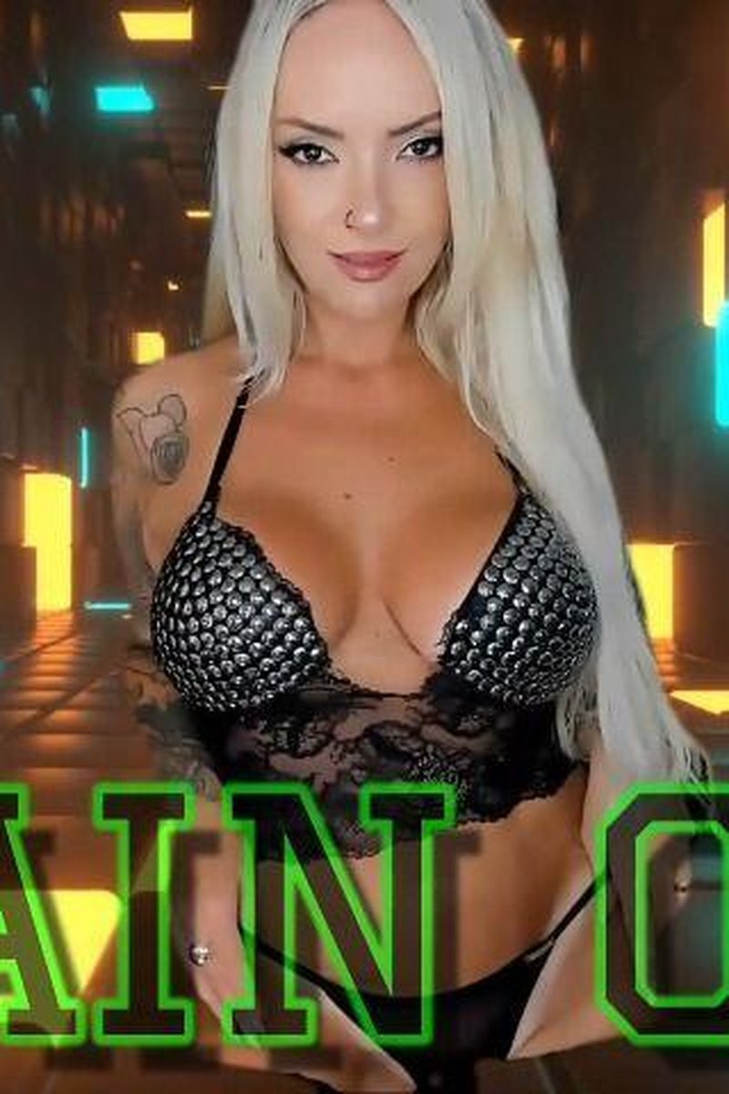 Brain Off - Screenshot 1 of 4 - Femdom