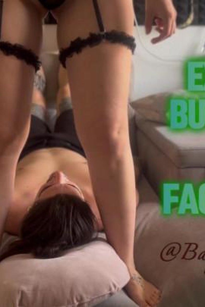 Extreme Butt Drops Facesitting - Screenshot 1 of 4 - Big Ass