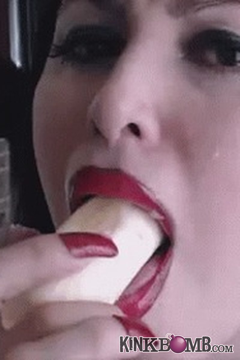 Goddessdivina: Deep Throat Gagging on Banana - Screenshot 1 of 4 - Femdom