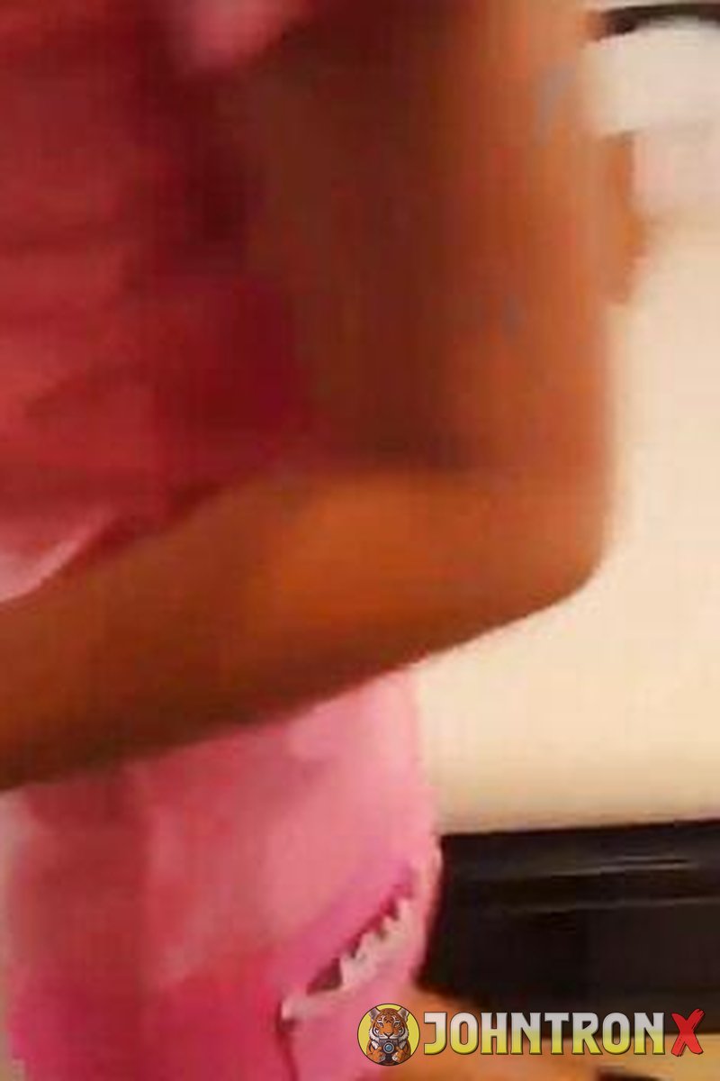 Julia B - Screenshot 1 of 4 - Blowjob