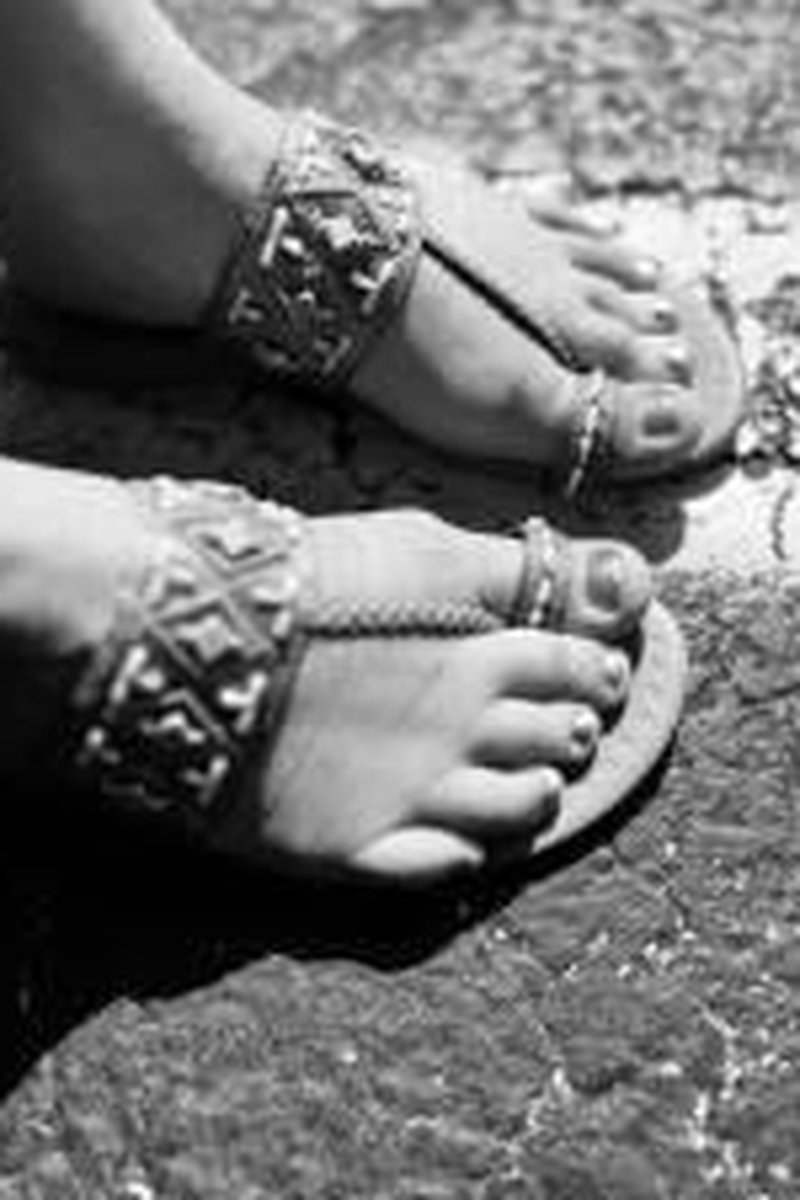 Goddess Sandals - Screenshot 1 of 4 - Foot Fetish