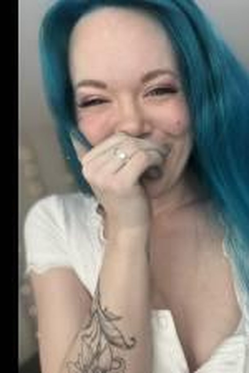 Middle Finger - Screenshot 1 of 4 - Finger Fetish