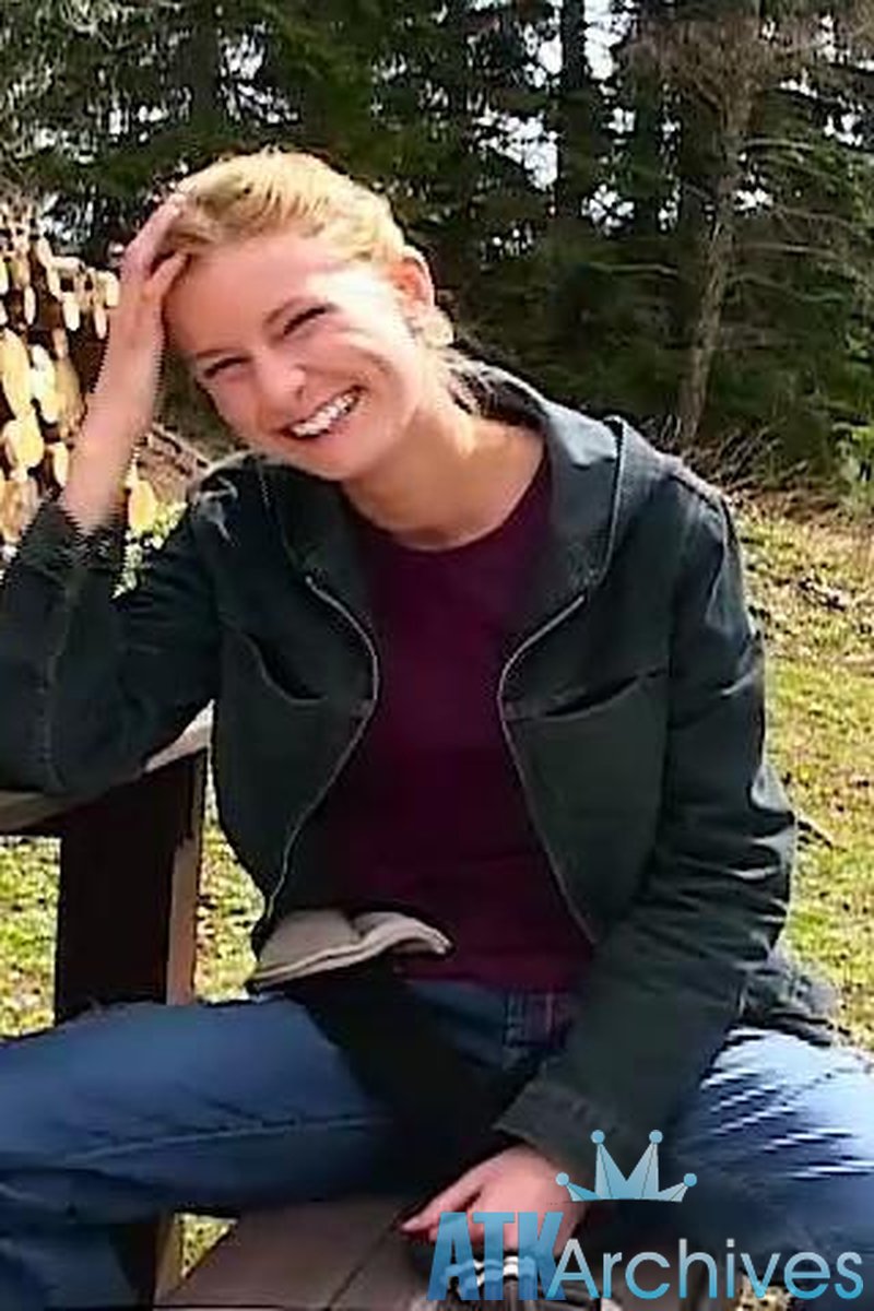 Sandy - Interview - Screenshot 1 of 4 - Sandy Est002