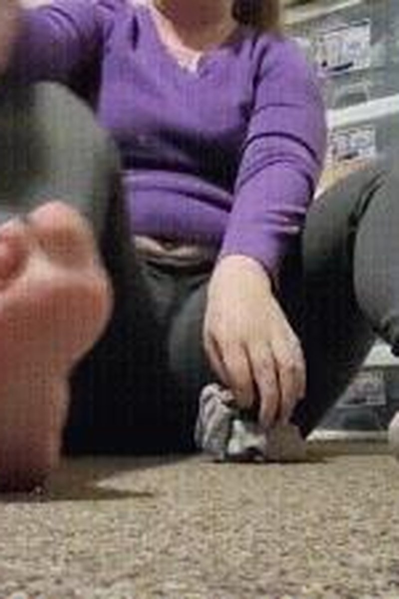 Ring Toe Split Before & After Bath - Screenshot 1 of 4 - Foot Fetish