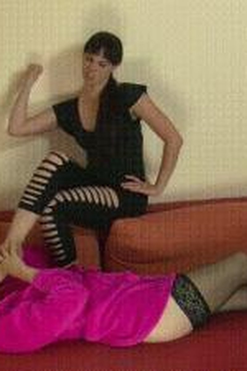 TP-iwantclipspolishmistress-weronika-and-roxana-business-woman-sale-by-stinky-feet-polish-language-lick-part-hd-1920x1080