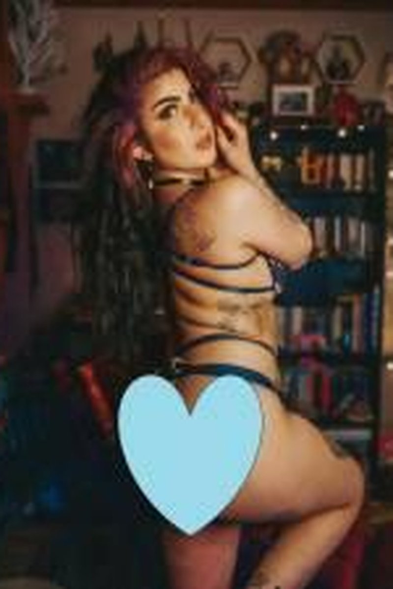 Ass Queen - Screenshot 1 of 4 - Ass Fetish