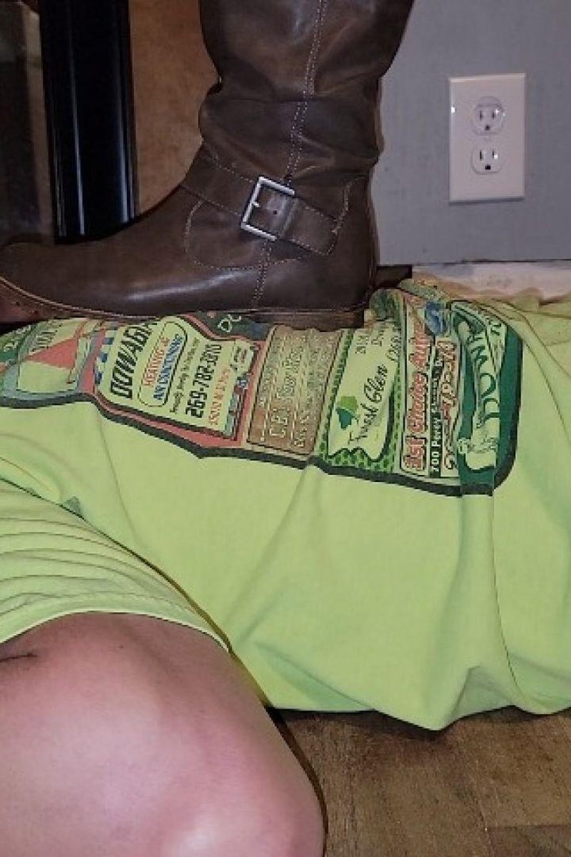 Boots Trample - Screenshot 1 of 4 - Boots