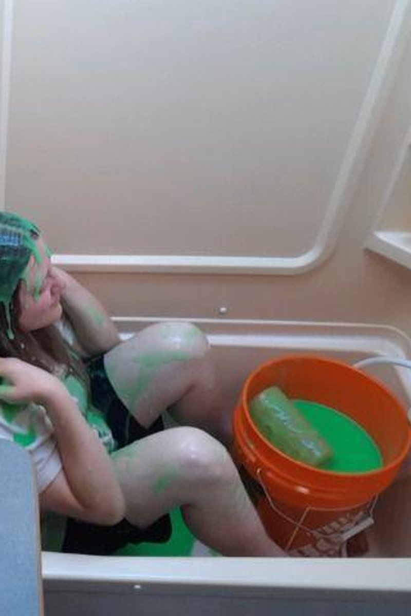 First Time Experiencing Slime - Screenshot 1 of 4 - Babes