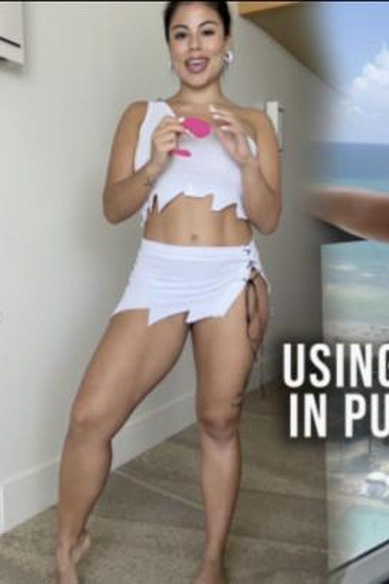Using Remote Control Vibrator In Public - Screenshot 1 of 4 - Costume