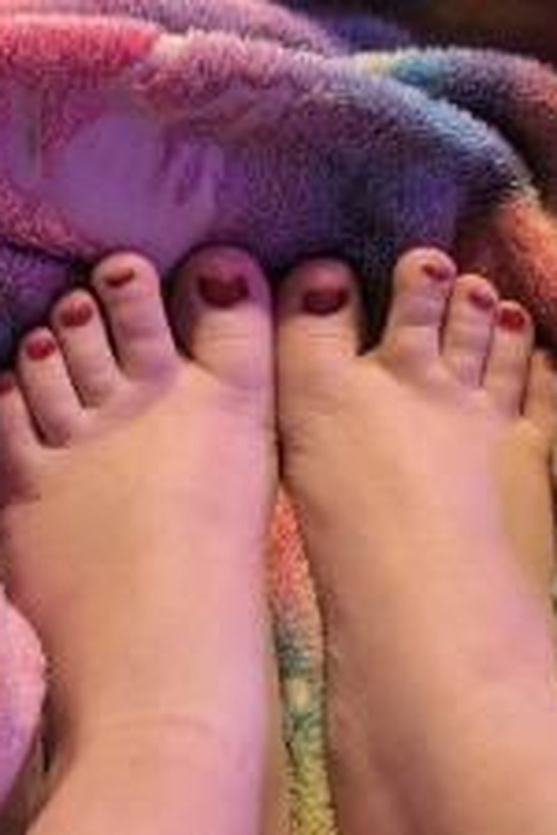 Pretty Toes - Screenshot 1 of 4 - Foot Fetish