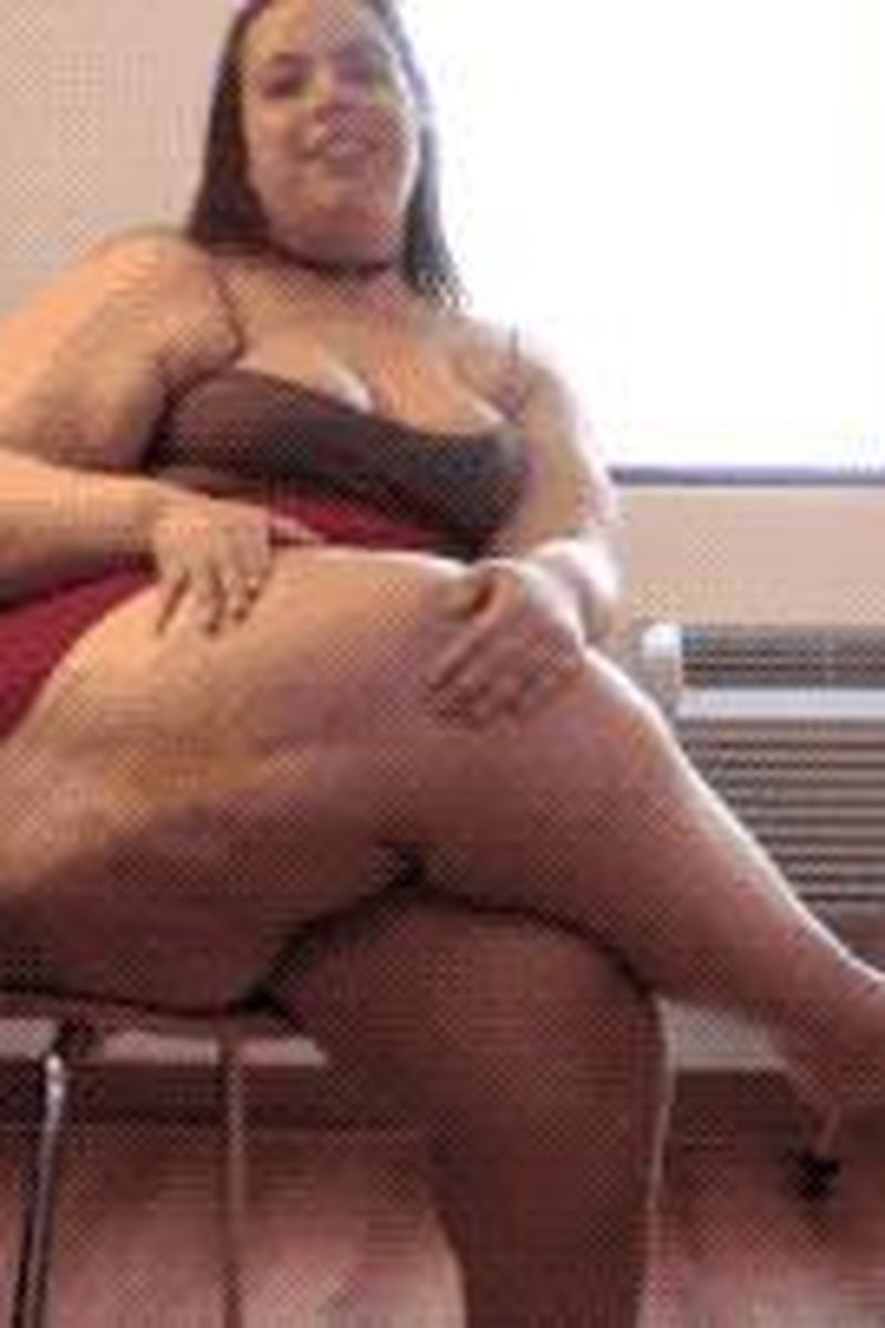 Massive Thighs - Screenshot 1 of 4 - BBW