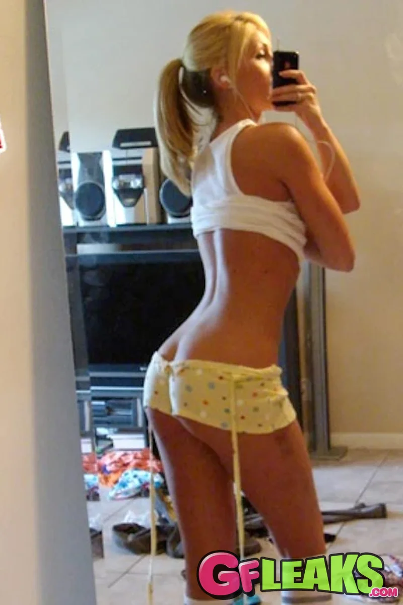 Like Me - Screenshot 1 of 4 - Holli Dai