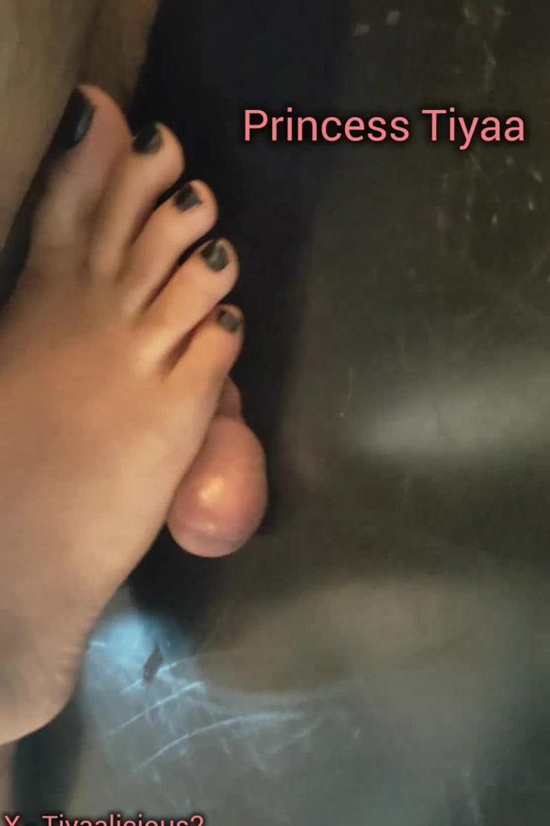 Tiyaasdcrushing - Screenshot 1 of 4 - BDSM