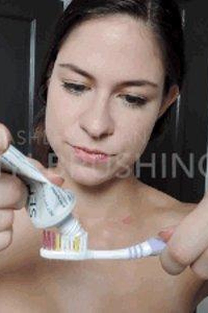 Teeth Brushing - Screenshot 1 of 4 - Ashley Alban