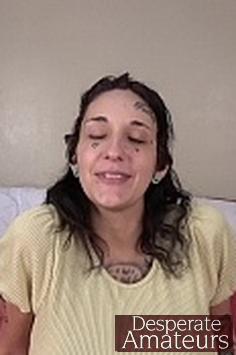 Gia - Screenshot 1 of 4 - Brown Hair