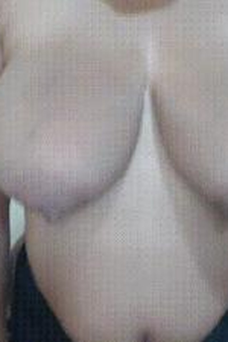 Sucking Breasts - Screenshot 1 of 4 - 20-23 Years Old