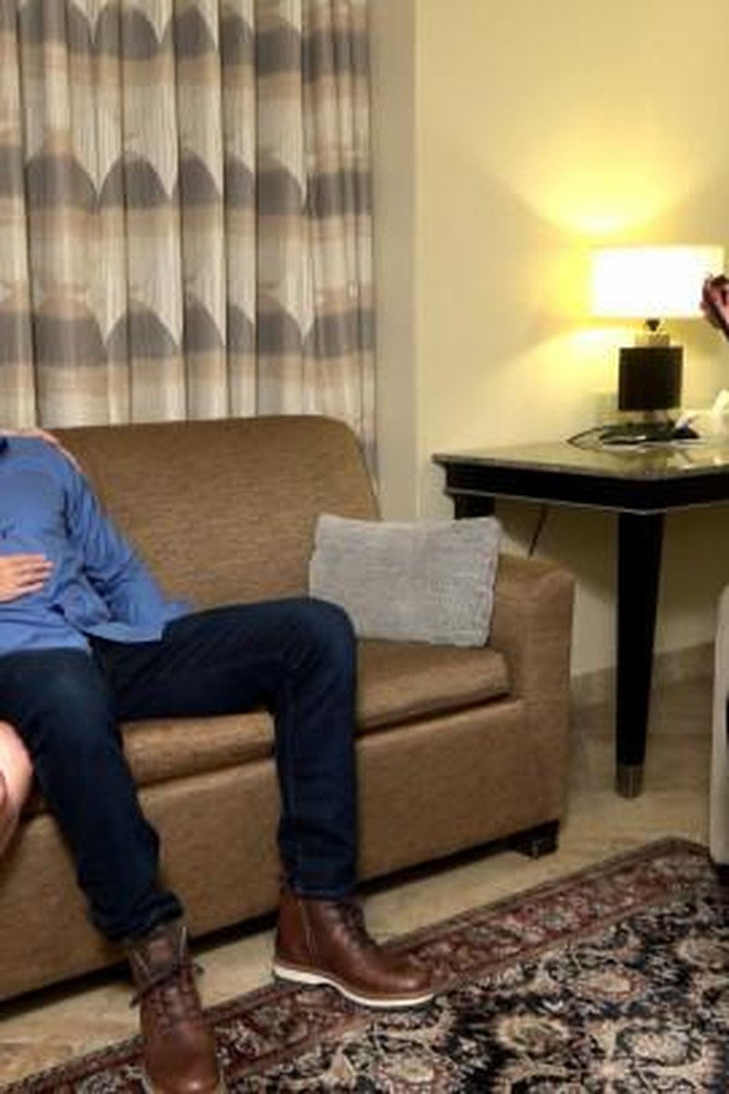 Anniversary Present - Screenshot 1 of 4 - Blowjob