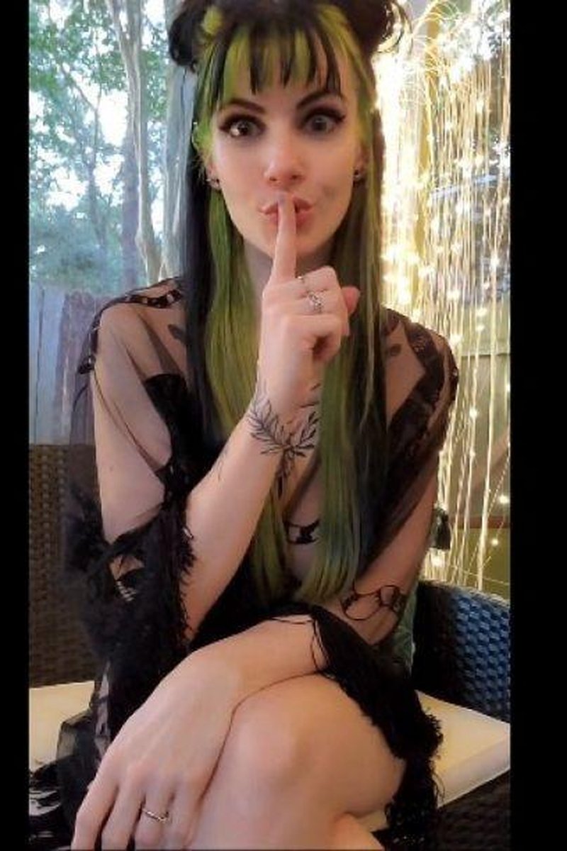 Quiet Fun - Screenshot 1 of 4 - Masturbation