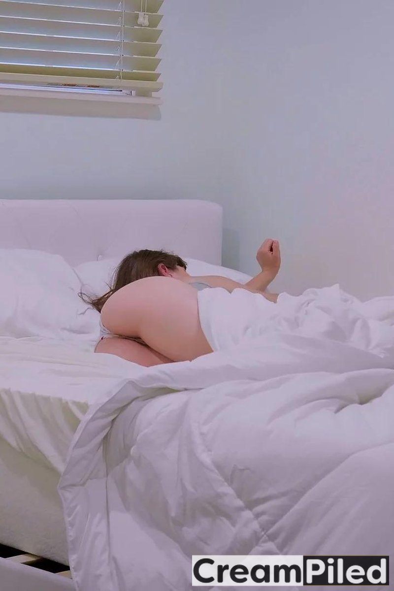 Teasing Daddy - Screenshot 1 of 4 - Brown Hair