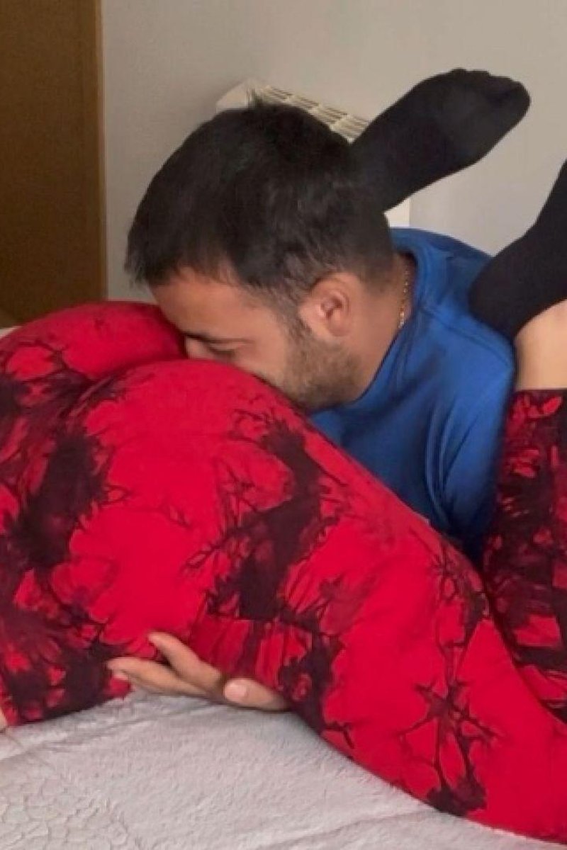 Smell Big Butt - Screenshot 1 of 4 - Ass Fetish