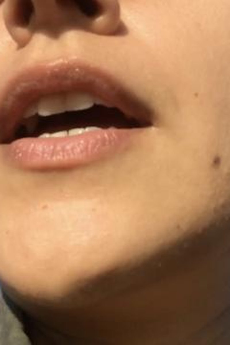 Sneezing Compilation - Screenshot 1 of 4 - Babes