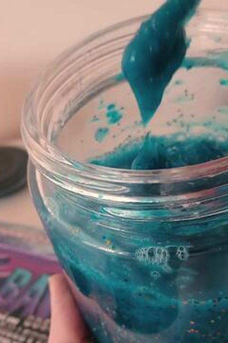 Playing With Messy Galaxy Goo - Screenshot 1 of 4 - Blowjob