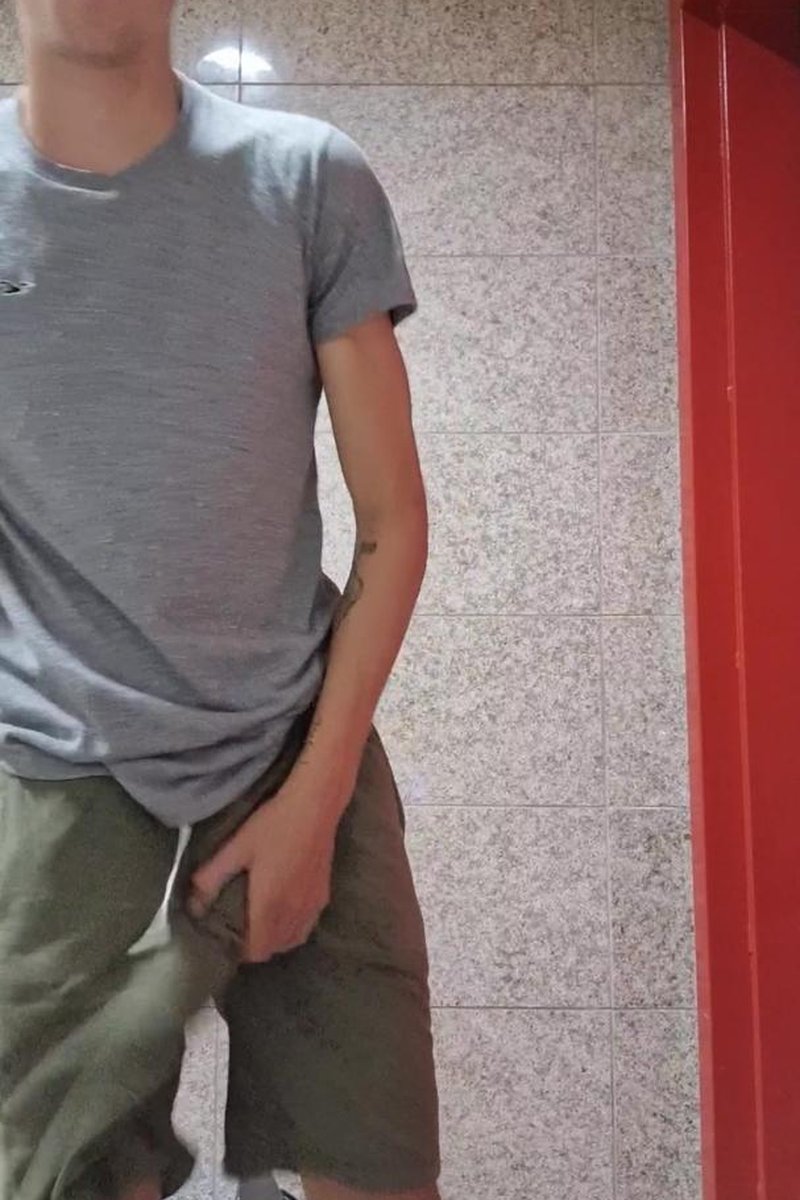 Bathroom Stop - Screenshot 1 of 4 - Jaden Big