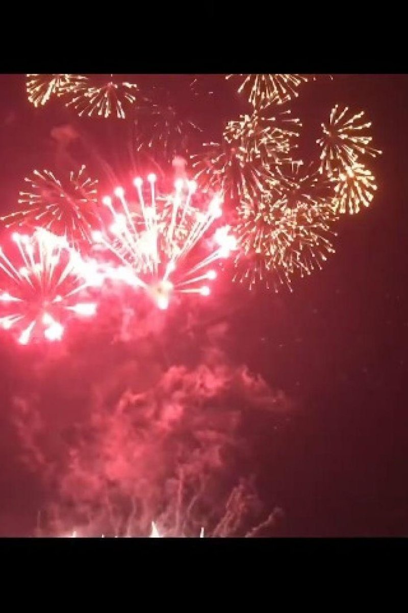 Fireworks - Screenshot 1 of 4 - Birthdays