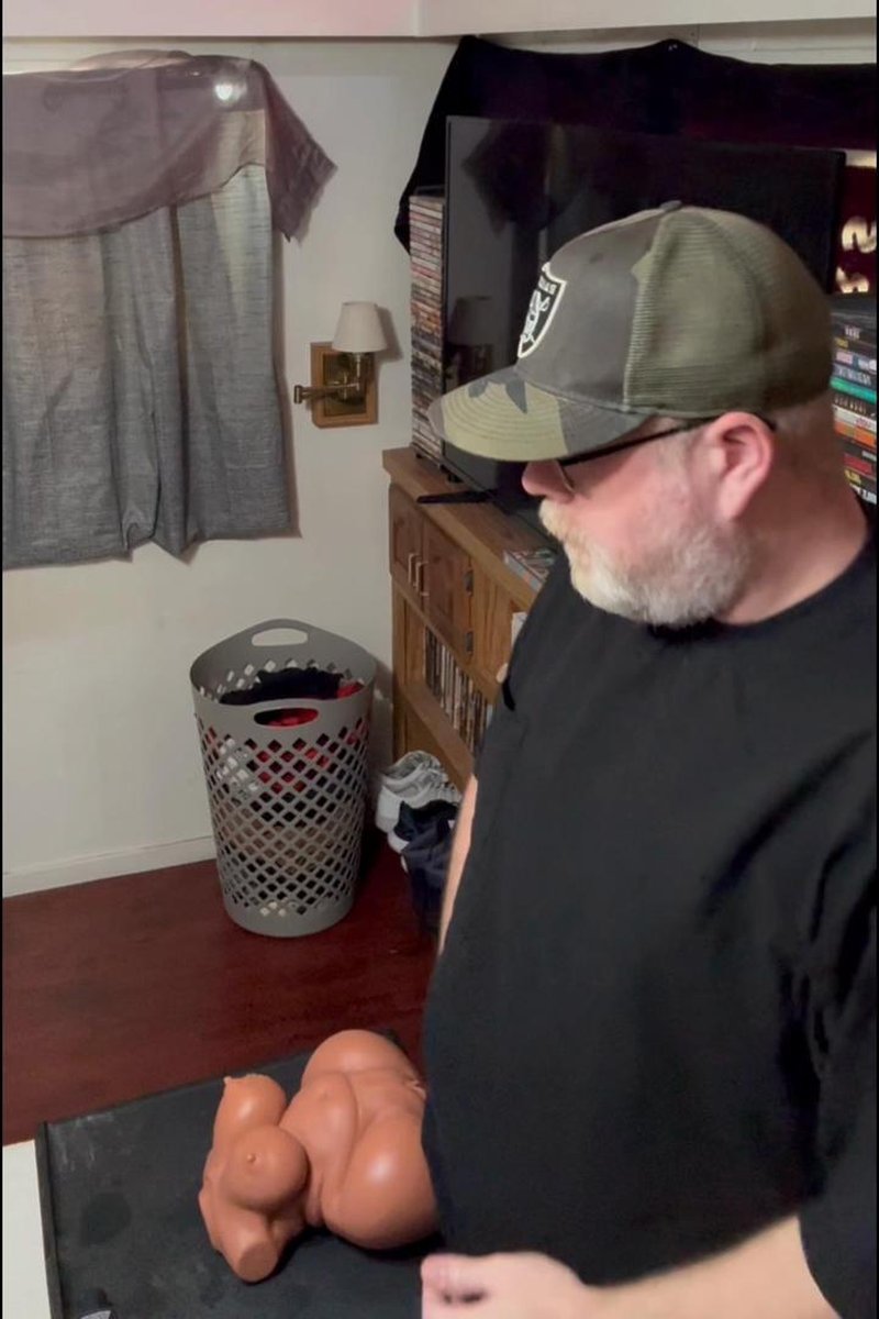 Solosessions #Dadbodz #Sextoys #Sexdoll - Screenshot 1 of 4 - Bears And Cubs
