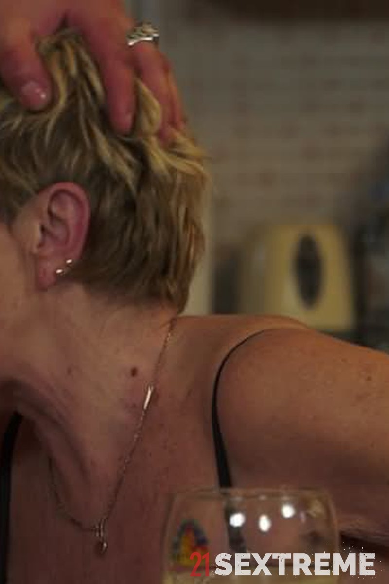 Granny for Breakfast - Screenshot 1 of 4 - Big Ass