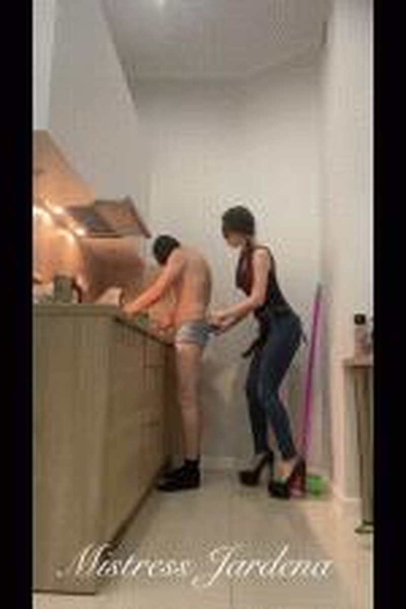 Chefs Whore - Screenshot 1 of 4 - Anal