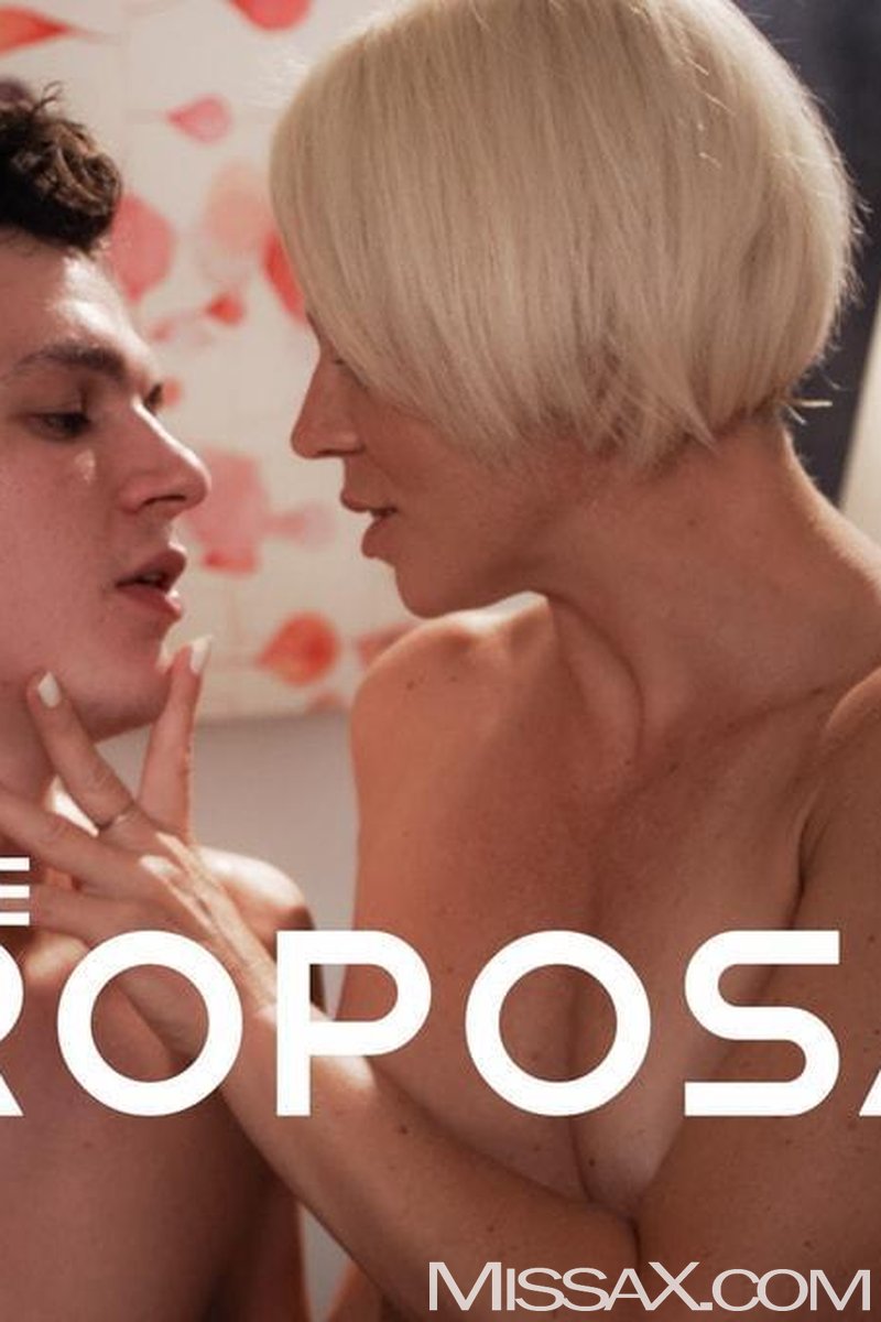 The Proposal - Screenshot 1 of 4 - Blond Hair