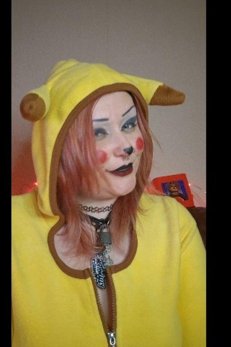 Vaping Pikachu - Screenshot 1 of 4 - Bondage Collar