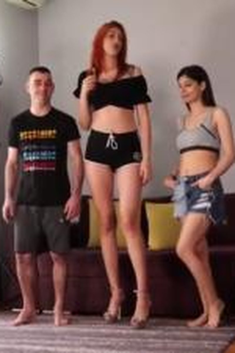 Size Comparison Fun - Screenshot 1 of 4 - Body Part Comparison