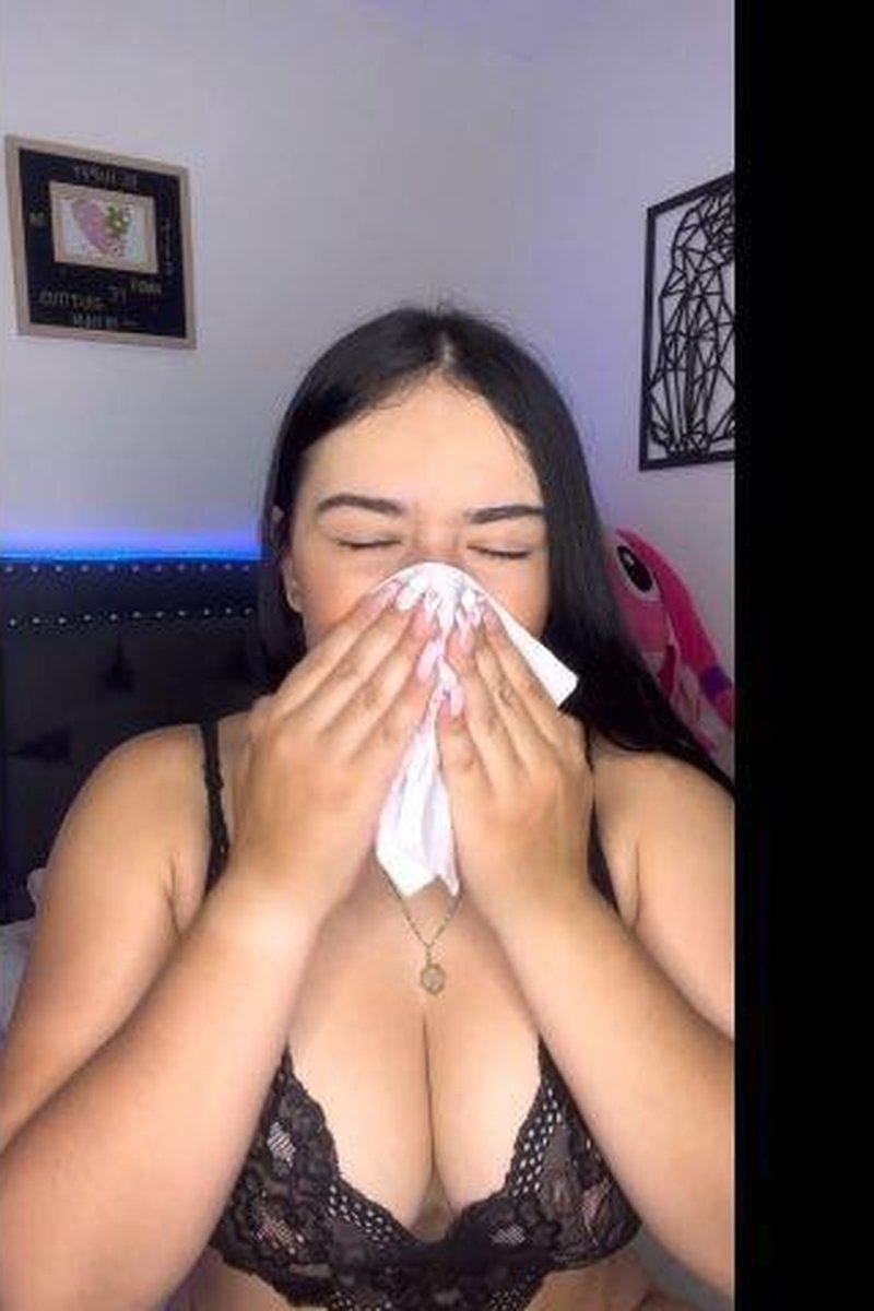 Blowing Nose - Screenshot 1 of 4 - Amateur