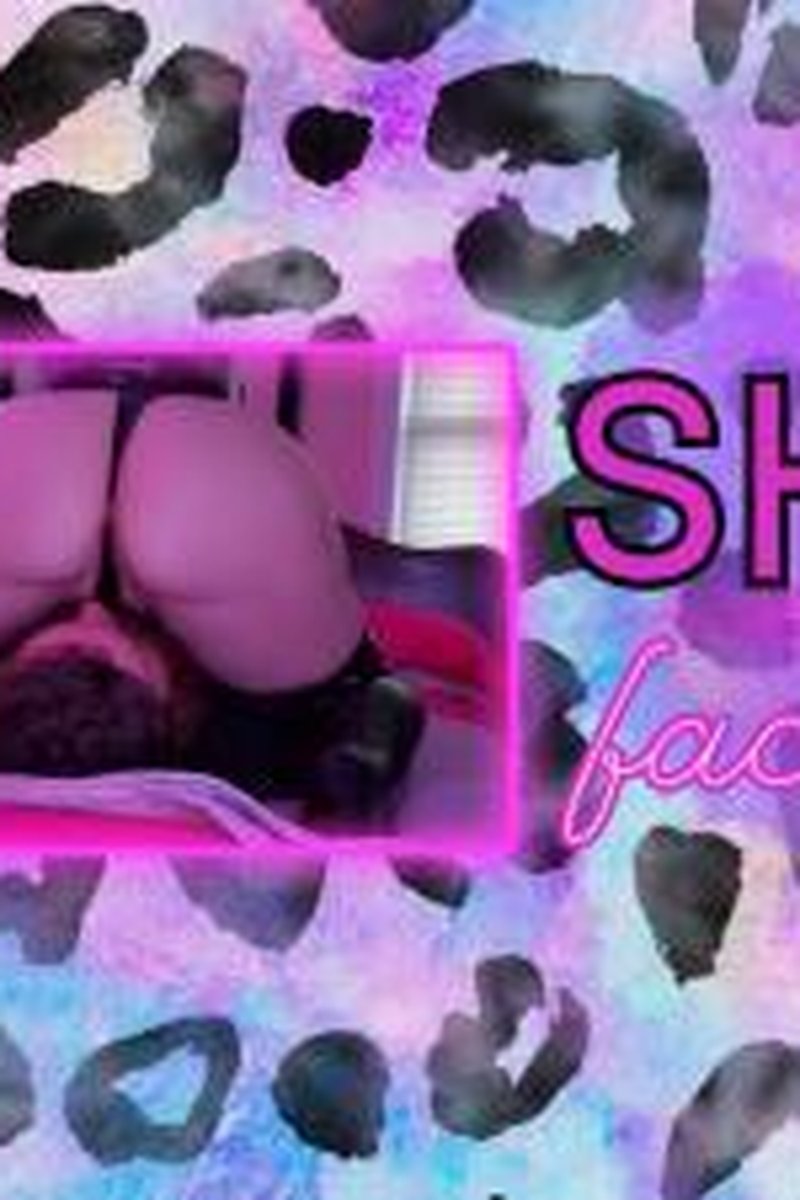 Shiny Face-Sitting - Screenshot 1 of 4 - Ass Fetish